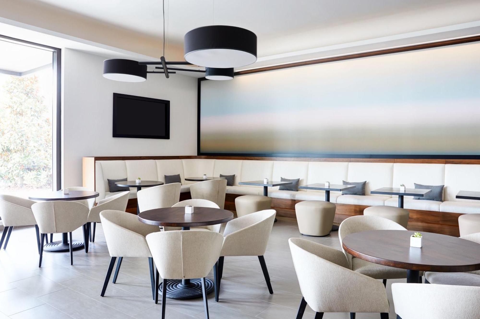 Ac By Marriott Airport 4*